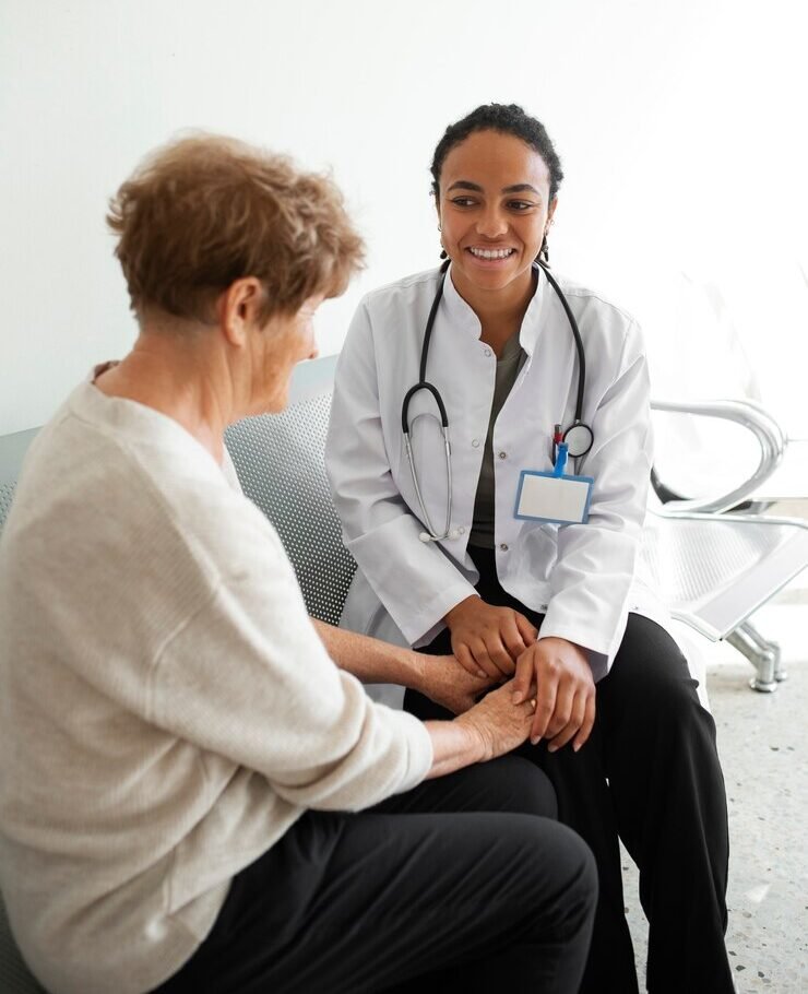 doctor-talking-patient-medium-shot_23-2149856214